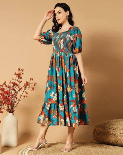 Western wear tops, shirts and denim at the New Naroda clothing store